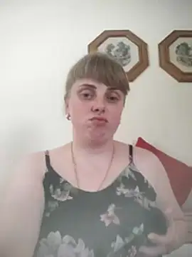Snapshot of CoddessCrystal chatting on 05.27.26 CoddessCrystal online show from 05.27.26