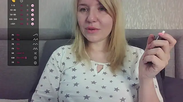 Snapshot of urbadkitty chatting on 09.25.25 urbadkitty online show from 09.25.25