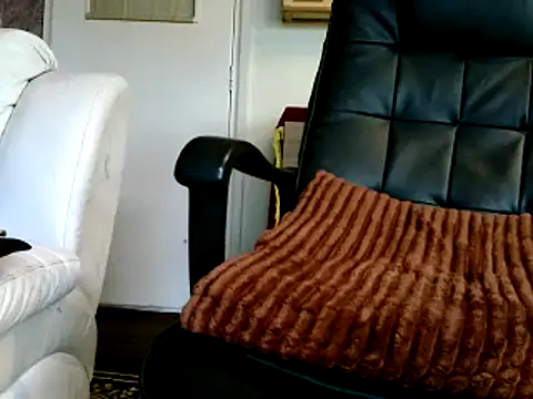 Snapshot of MrStraightDik chatting on 02.10.25 MrStraightDik online show from 02.10.25