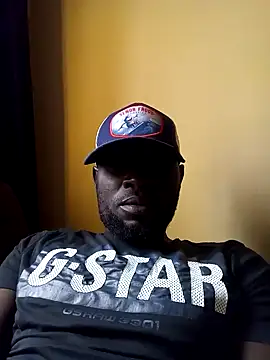 Snapshot of ClinDi chatting on 03.08.25 ClinDi online show from 03.08.25