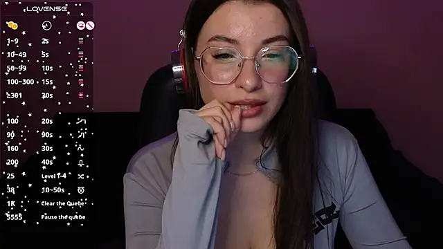 Snapshot of EuphoriaHaily chatting on 12.17.24 EuphoriaHaily online show from 12.17.24