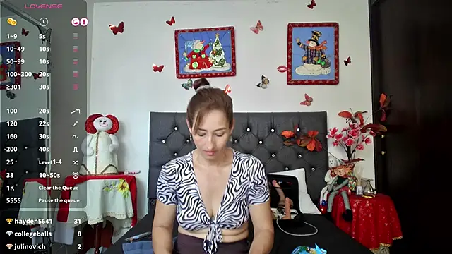 Snapshot of avatomas_02 chatting on 12.25.24 avatomas 02 online show from 12.25.24