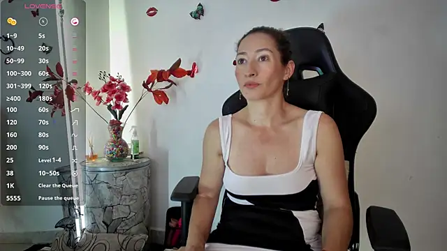Snapshot of avatomas_02 chatting on 01.08.25 avatomas 02 online show from 01.08.25