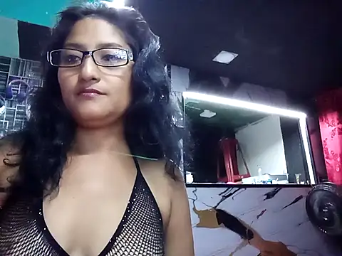 AdelinaMiran90 online show from 10.17.25