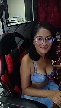 AdelinaMiran90 online show from 10.29.25