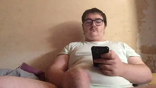 Snapshot of bigboyfrench chatting on 09.10.25 bigboyfrench online show from 09.10.25