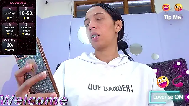 Snapshot of Lina10 chatting on 01.23.25 Lina10 online show from 01.23.25