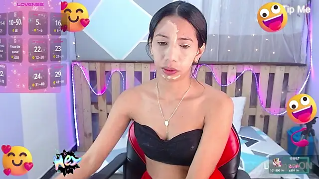 Snapshot of Lina10 chatting on 03.05.25 Lina10 online show from 03.05.25