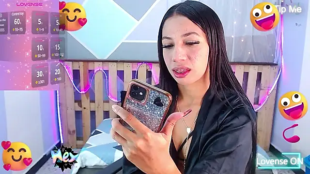 Snapshot of Lina10 chatting on 03.10.25 Lina10 online show from 03.10.25