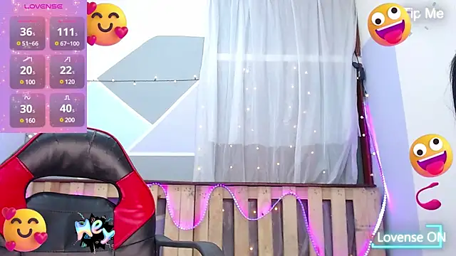 Snapshot of Lina10 chatting on 03.15.25 Lina10 online show from 03.15.25