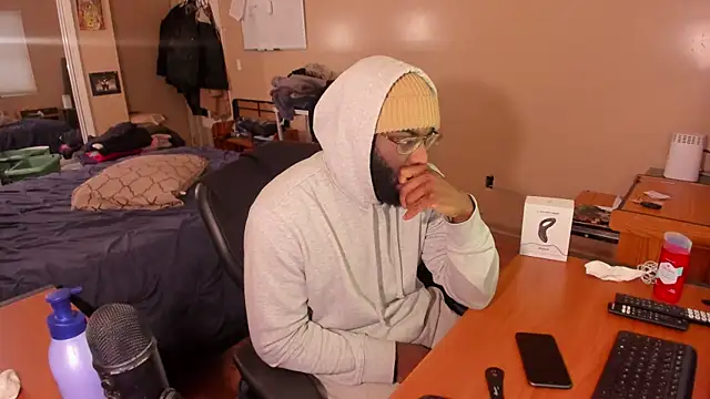 MrChuckDailyXXX online show from 12.22.24