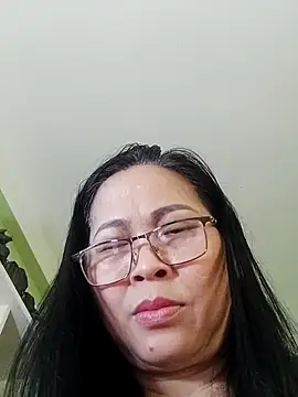 Snapshot of Hangem111 chatting on 04.15.26 Hangem111 online show from 04.15.26