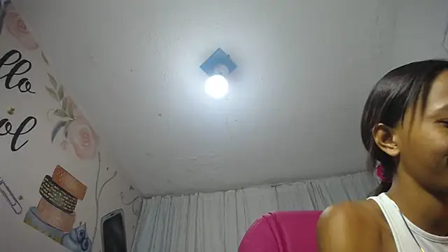 EMMA SWEETT1 online show from 10.11.25