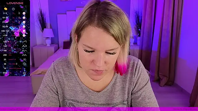 EVAshinyGIRL online show from 12.20.24