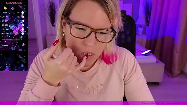 EVAshinyGIRL online show from 01.12.25