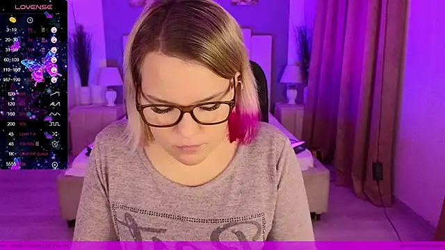 EVAshinyGIRL online show from 01.23.25