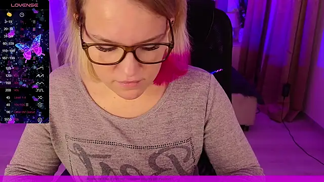 EVAshinyGIRL online show from 01.30.25