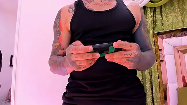 dilan scootk  online show from 12.14.25