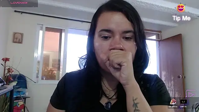 Snapshot of carlajames_ chatting on 02.10.25 carlajames online show from 02.10.25