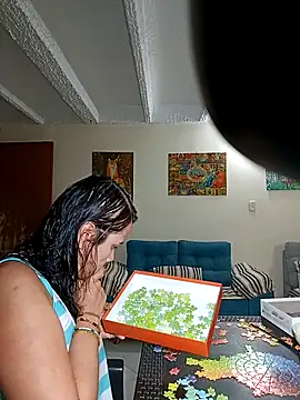 Snapshot of carlajames_ chatting on 03.12.25 carlajames online show from 03.12.25