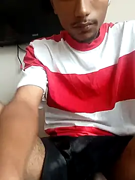 Snapshot of slimmydaddy69 chatting on 04.08.26 slimmydaddy69 online show from 04.08.26