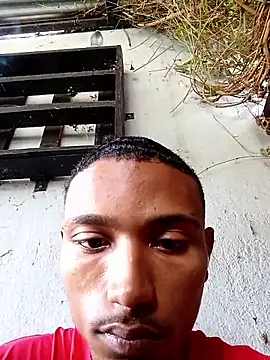 Snapshot of slimmydaddy69 chatting on 04.15.26 slimmydaddy69 online show from 04.15.26