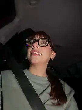 veronicaapink online show from 10.21.25