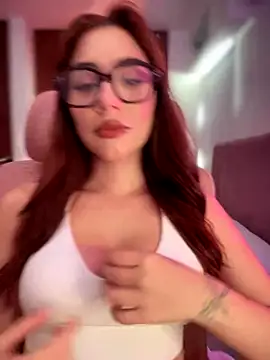 veronicaapink online show from 10.26.25