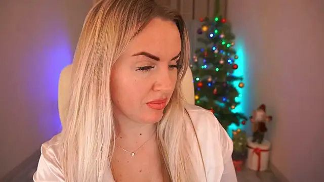 KiraCandyS online show from 12.23.24