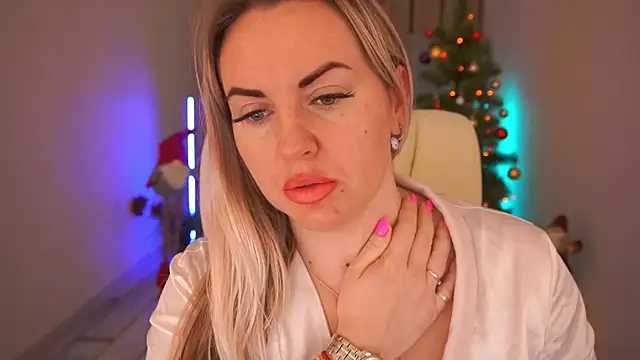 KiraCandyS online show from 12.24.24