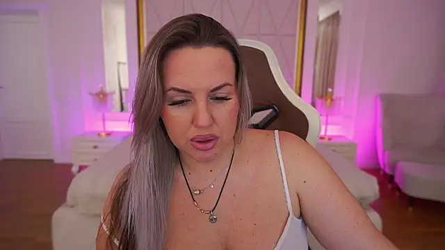 KiraCandyS online show from 02.05.26