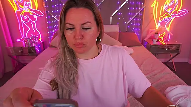 KiraCandyS online show from 05.19.26