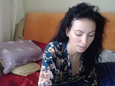 Emmatoo online show from 11.18.25