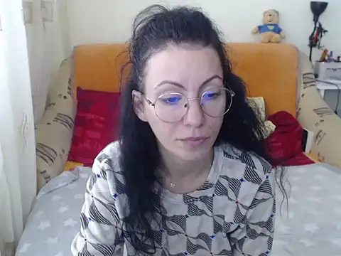 Emmatoo online show from 11.21.25