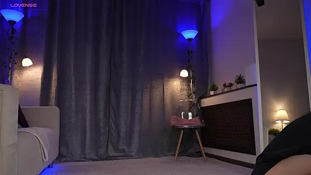 Amely Young online show from 02.06.26