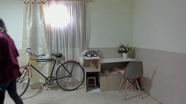 linnie  online show from 10.29.25