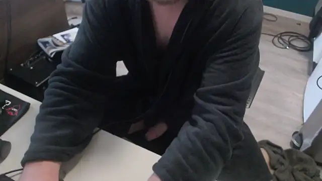 Snapshot of 050kek2 chatting on 12.24.24 050kek2 online show from 12.24.24