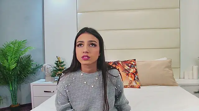 Snapshot of VanessaEllis chatting on 12.27.24 VanessaEllis online show from 12.27.24