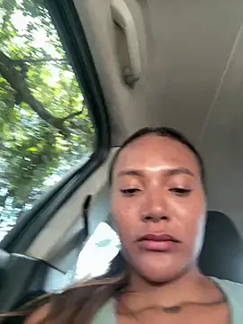 Snapshot of KyaraMiller chatting on 03.10.25 KyaraMiller online show from 03.10.25