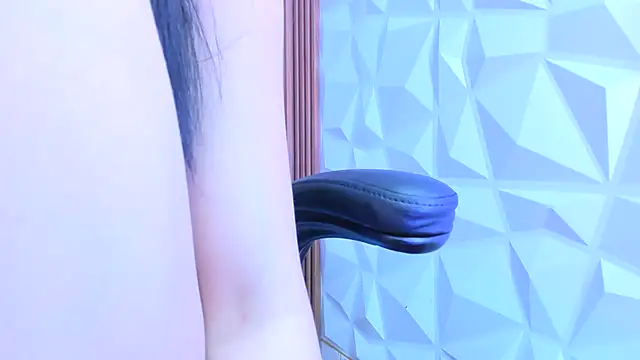 Snapshot of meribeth303av chatting on 11.25.25 meribeth303av online show from 11.25.25