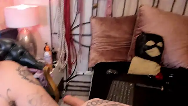 Snapshot of luxifer_666_ chatting on 03.20.25 luxifer 666 online show from 03.20.25