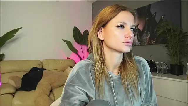 SweetBlondy35 online show from 11.14.25