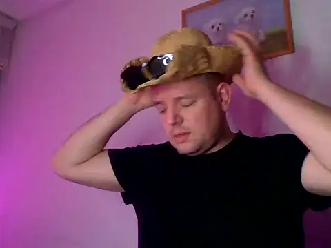 Snapshot of lobito1997 chatting on 03.17.25 lobito1997 online show from 03.17.25