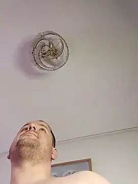 Snapshot of lobito1997 chatting on 03.22.25 lobito1997 online show from 03.22.25