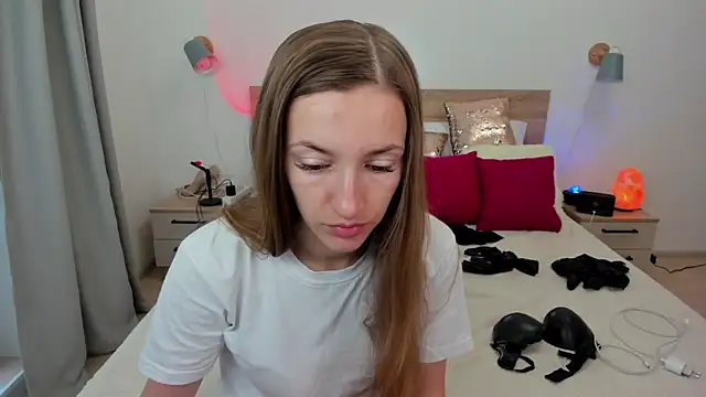 KateRedgar online show from 09.17.25