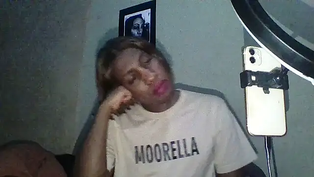 Moorella1 online show from 10.02.25
