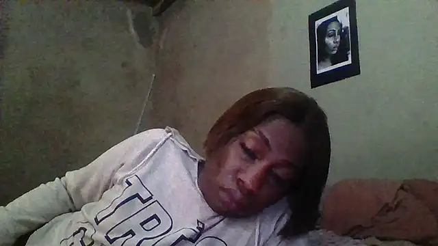 Moorella1 online show from 10.06.25