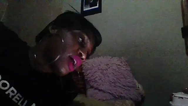 Moorella1 online show from 10.08.25