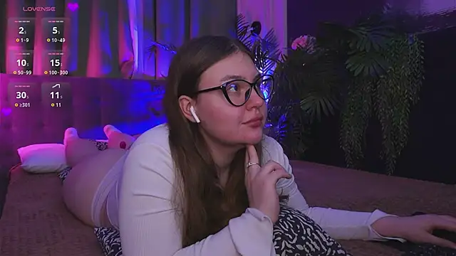 Mia  Peach online show from 12.05.24