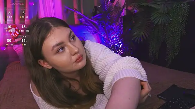 Mia  Peach online show from 12.10.24